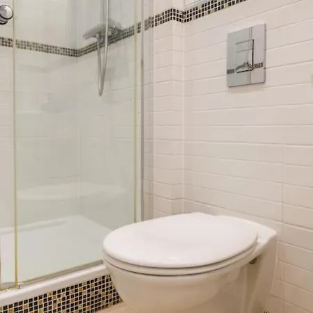 Haven, 2-bedroom W/underground Parking! * Krakow