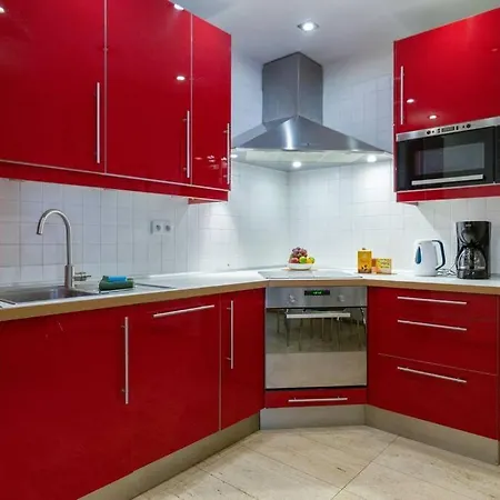 Apartment Haven, 2-bedroom W/underground Parking!