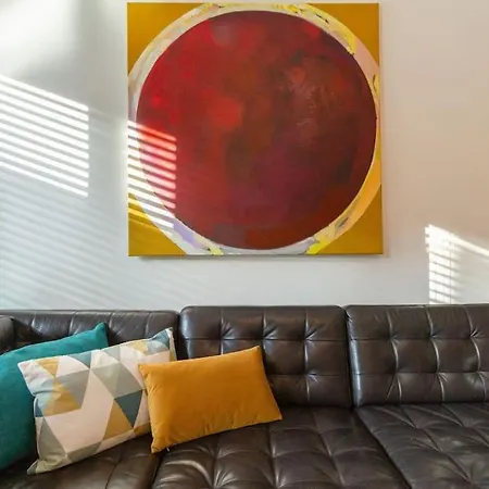 Haven, 2-bedroom W/underground Parking! Apartment