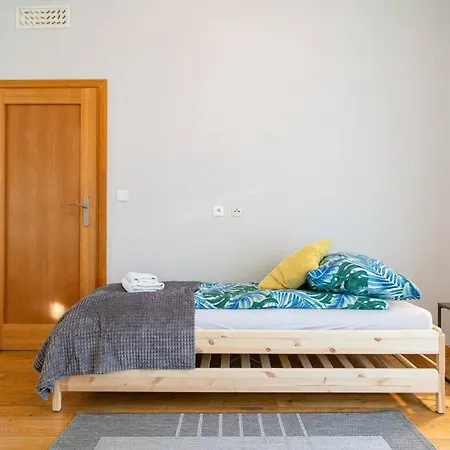 Apartment Haven, 2-bedroom W/underground Parking! *