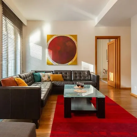 Apartment Haven, 2-bedroom W/underground Parking!